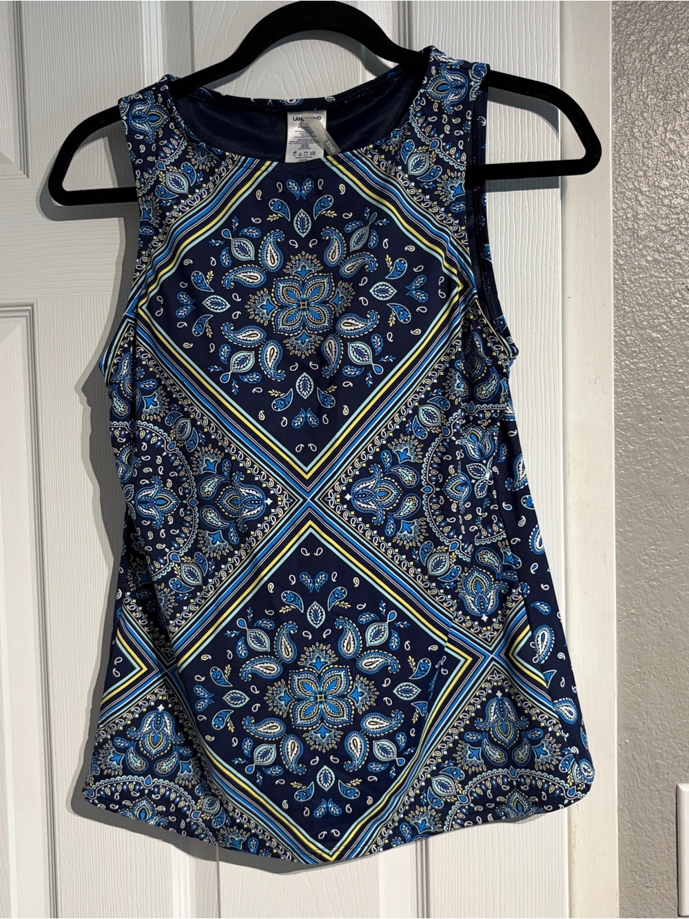 Land’s End Paisley Swim Tank Top Women’s Size 6 Built in Shelf Bra Blue